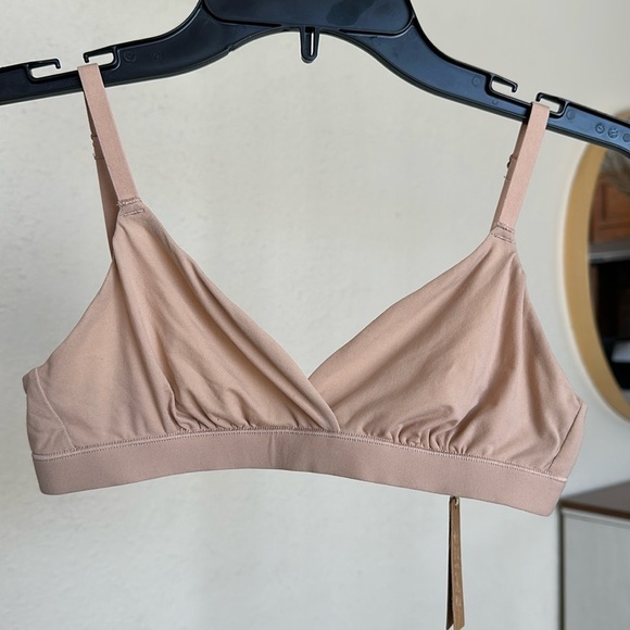 SKIMS FITS EVERYBODY CROSSOVER BRALETTE Color Clay Size XS NWT - Picture 2 of 7